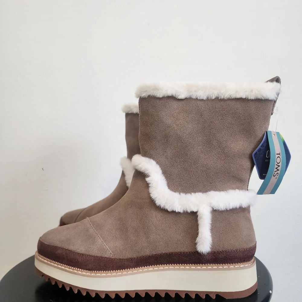 NWT TOMS Makenna Water Resistant Leather Suede Boots Grey Size 8